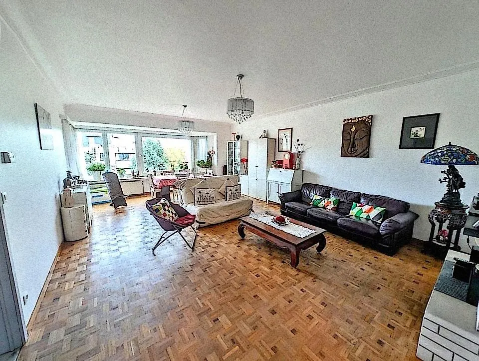 Appartement De 3 Chambres Et 2 Salles De Bain Antwerp